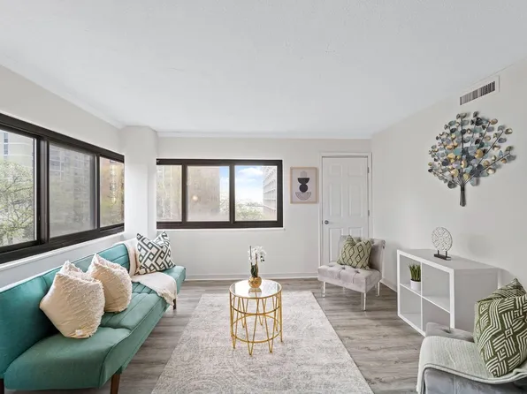 1633 North Prospect AVENUE #4E, Milwaukee, WI 53202