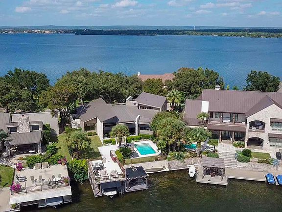 3rd image of 501 Lighthouse Dr