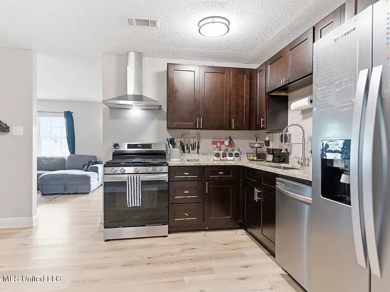 2616 W Angela Cir — Photo 9