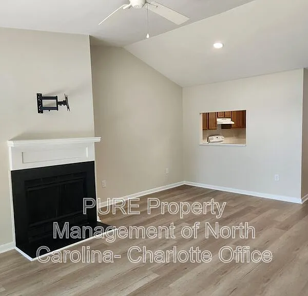 7510 Woods Ln #30 — Photo 13