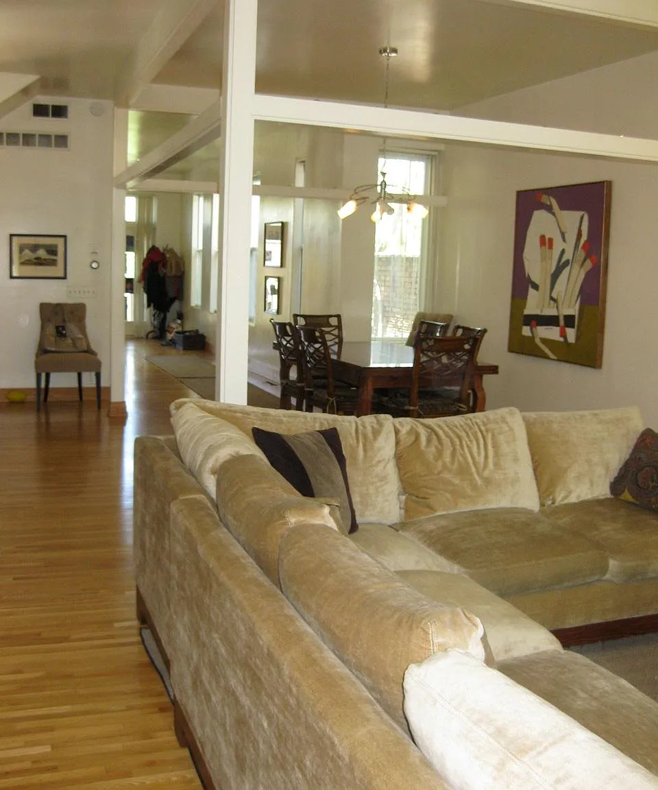 3 bed, 2.5 bath, 2200 sqft, $6,000 — Photo 2