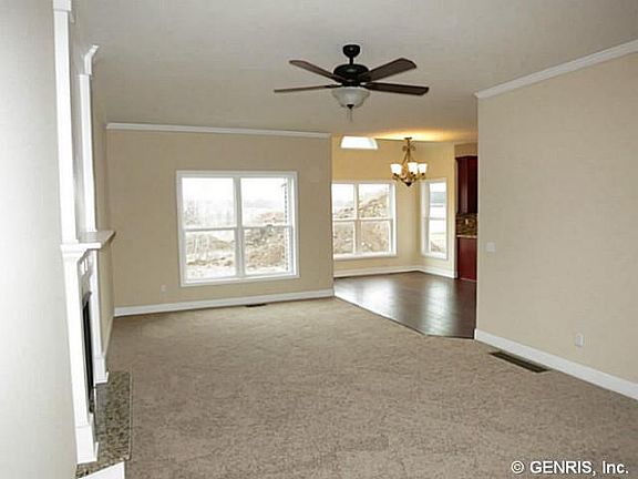 3rd image of 39 Marjorie Ln