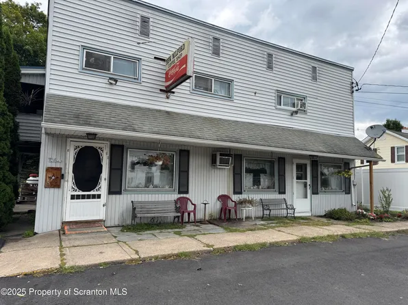 47 Broad St, New Milford, PA 18834