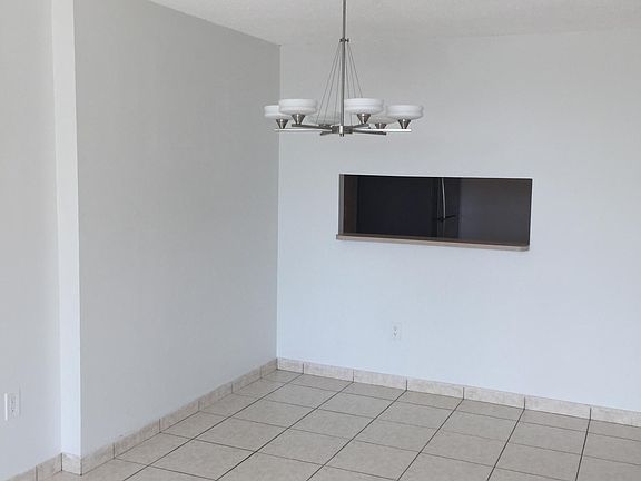 4th image of 344 Ocean Dr #9