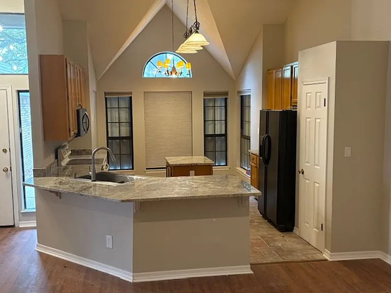 1236 Whitewood Way — Photo 3