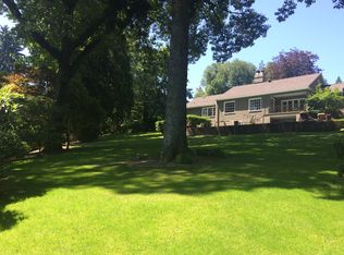 2473 S Military Rd, Portland, OR 97219