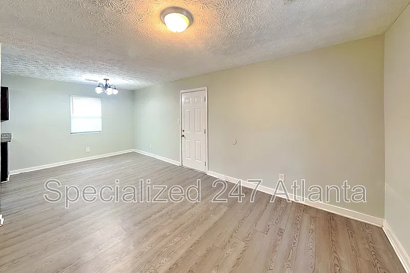 3 bed, 2.0 bath, 1224 sqft, $1,525 — Photo 3