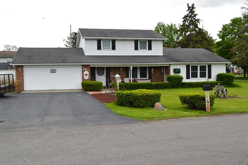 1st image of 101 Oak Park Dr