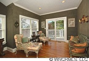 Sitting area in Master Suite