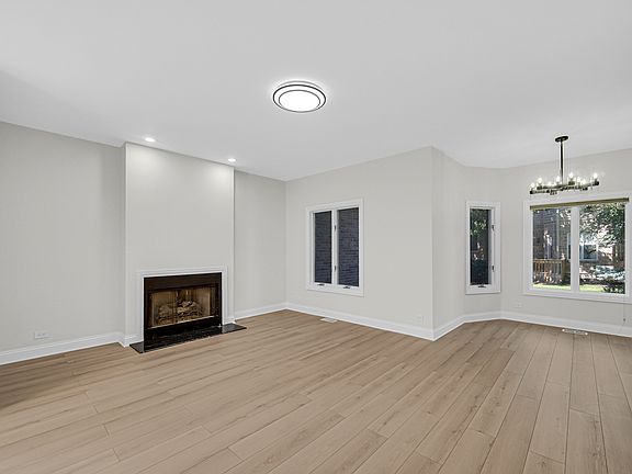4th image of 424 Ashbury Dr