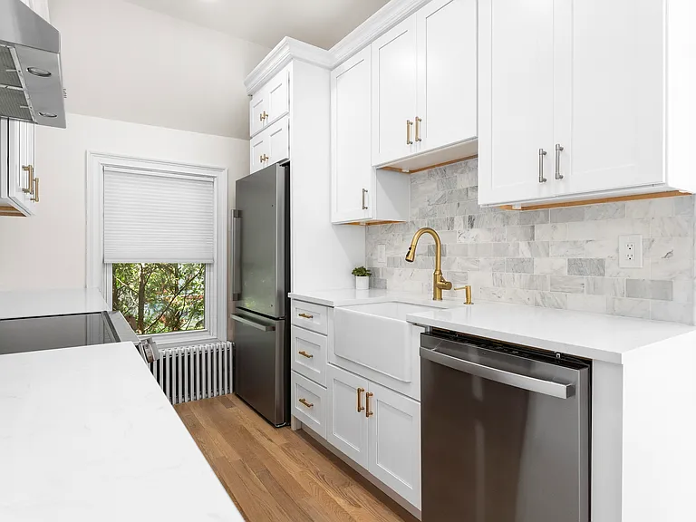 211 Union Ave #1 — Photo 4