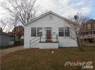 5028 Heege Rd, Saint Louis, MO 63123