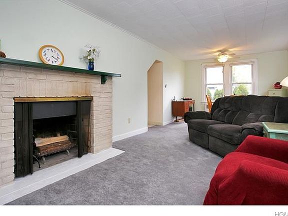 2nd image of 301 Memorial Dr