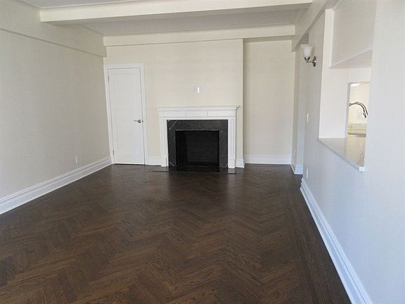3rd image of 210 E 68th St APT 10F