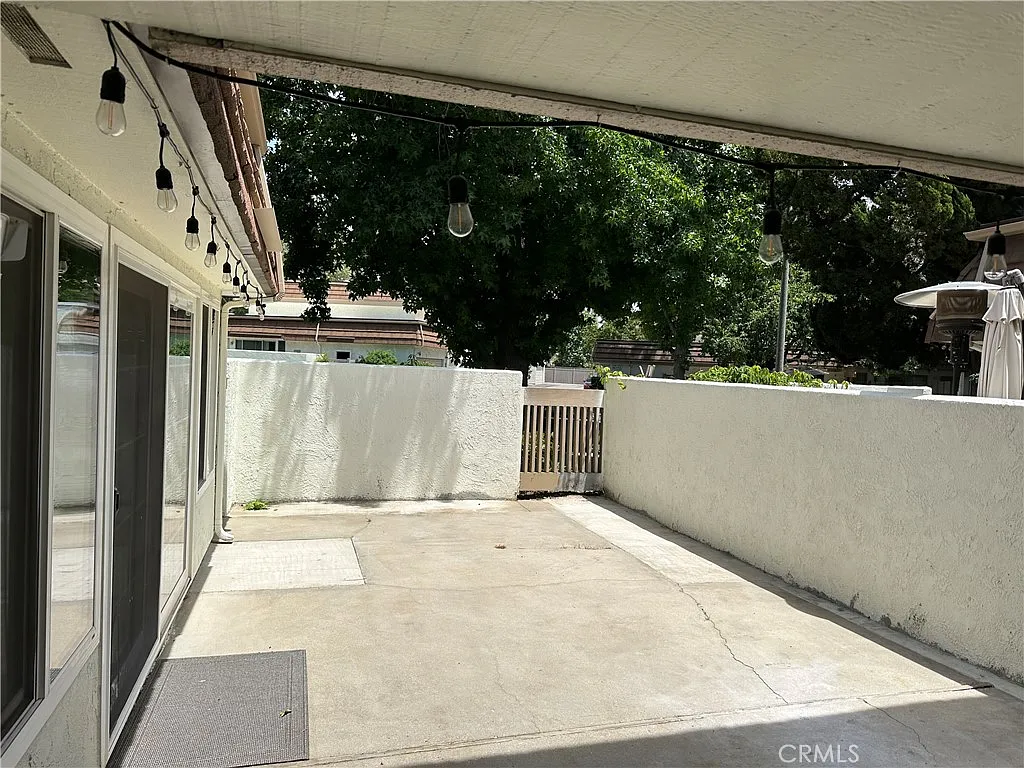 3 bed, 2.5 bath, 1747 sqft, $3,900 — Photo 4