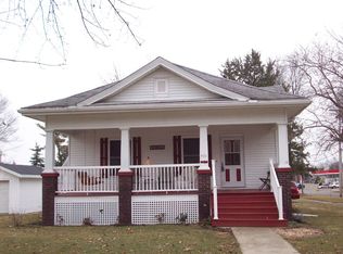 401 E Pinzon St, Tuscola, IL 61953