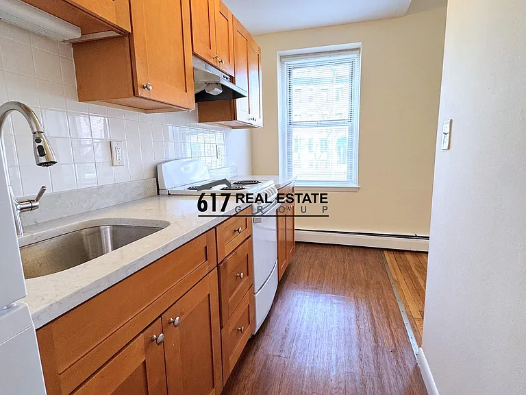 64 Brighton Ave #105 — Photo 2