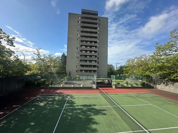 110 W 4th St #406, North Vancouver, BC V7M 3H3