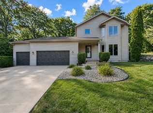 213 Yarrow Hill Dr, Cottage Grove, WI 53527
