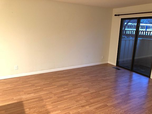 4th image of 18891 Sara Park Cir
