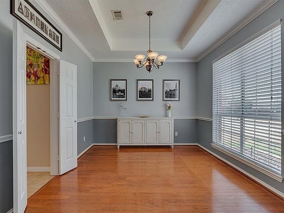 4th image of 7108 Vancouver Dr