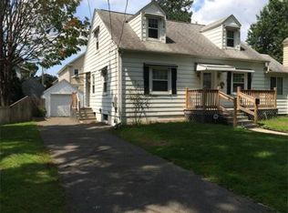 18 Vail St, Springfield, MA 01118