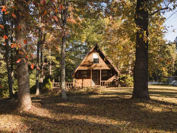 126 Lark Ln, Frenchburg, KY 40322