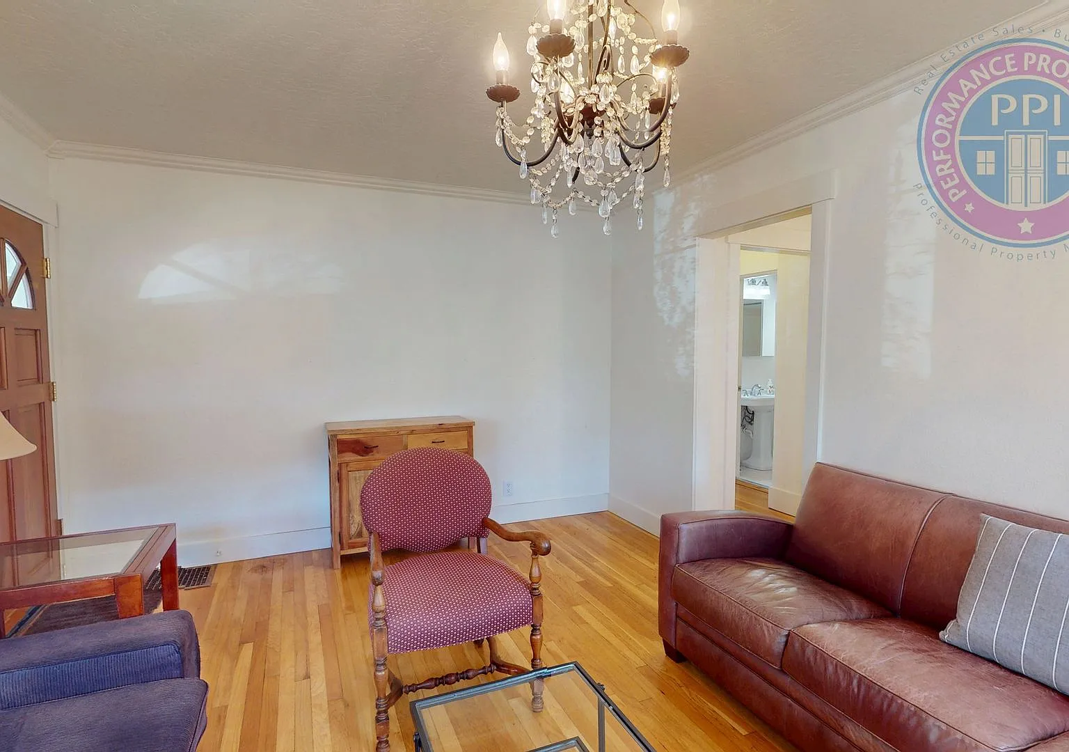 Prime South Tabor - Character, Beautiful Updates Throughout, Lovely Backyard Oasis & Unbeatable L... — Photo 4