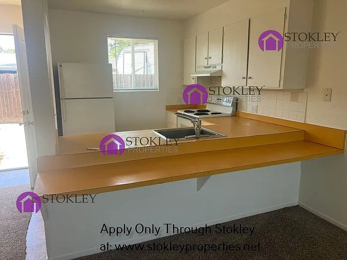 35 Roberts St #B — Photo 4
