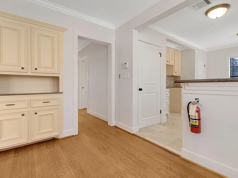 2306 Blodgett St #2 — Photo 5