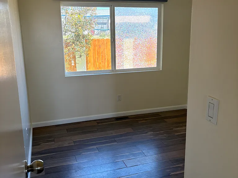 1807 W Drescher St — Photo 17
