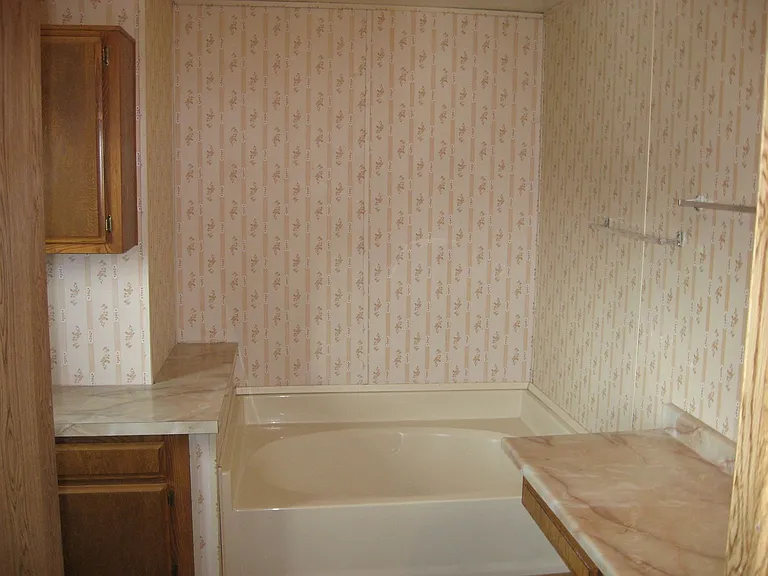 2542 S 9100 W — Photo 11