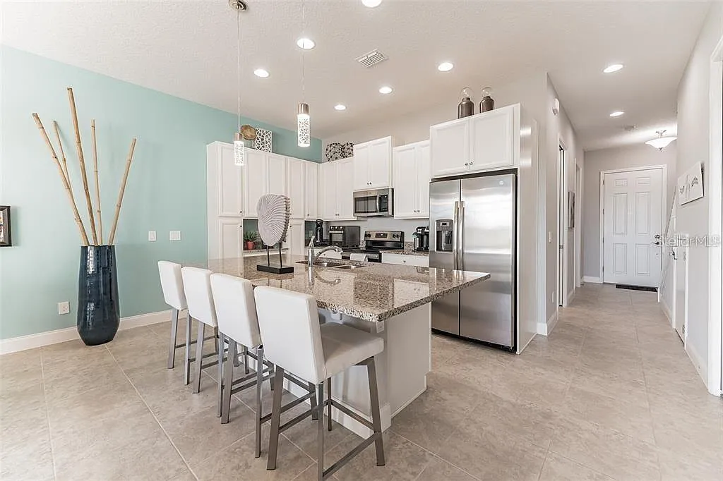 3 bed, 2.5 bath, 1771 sqft, $2,300 — Photo 3
