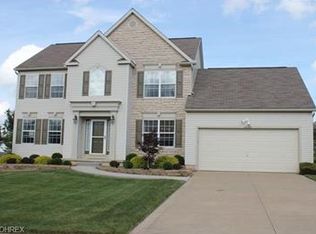 1090 Continental Dr, Medina, OH