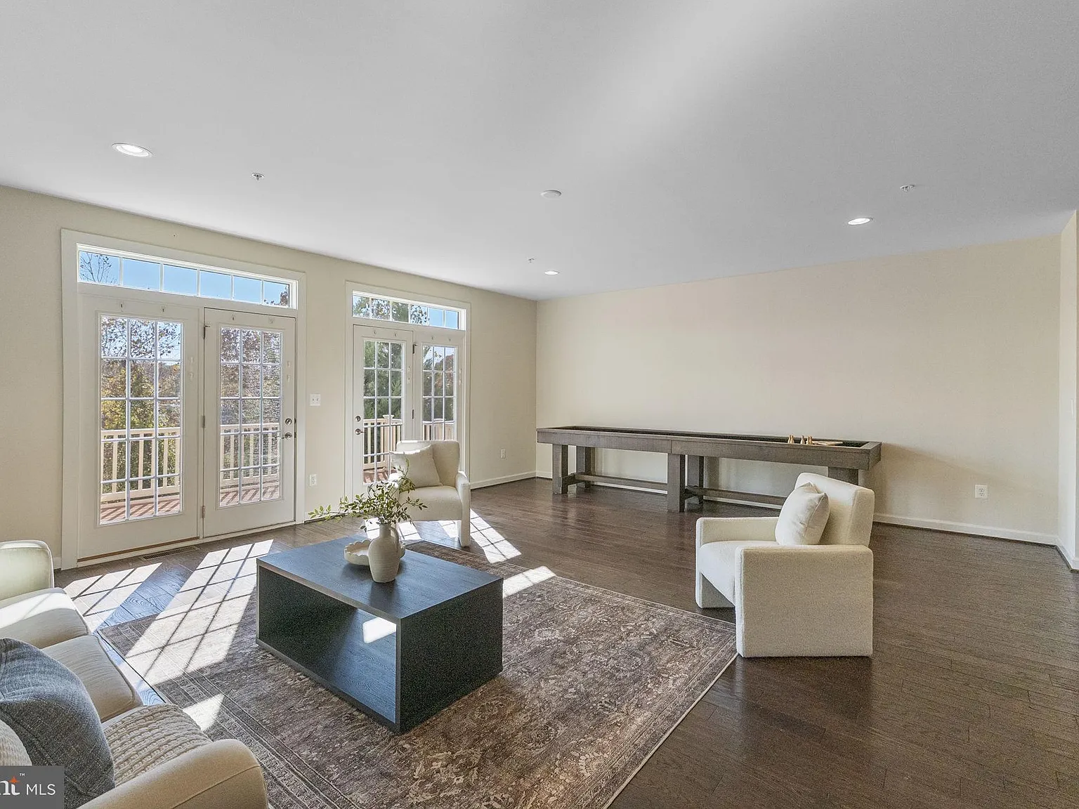 4 bed, 4.5 bath, 3600 sqft, $4,850 — Photo 4