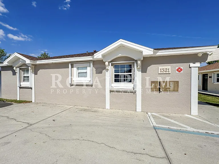 1321 SE 8th Ave #5 — Photo 35