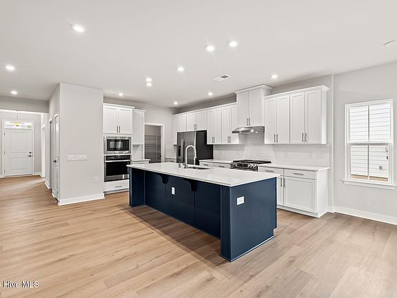 5th image of 4125 Farmfield Drive