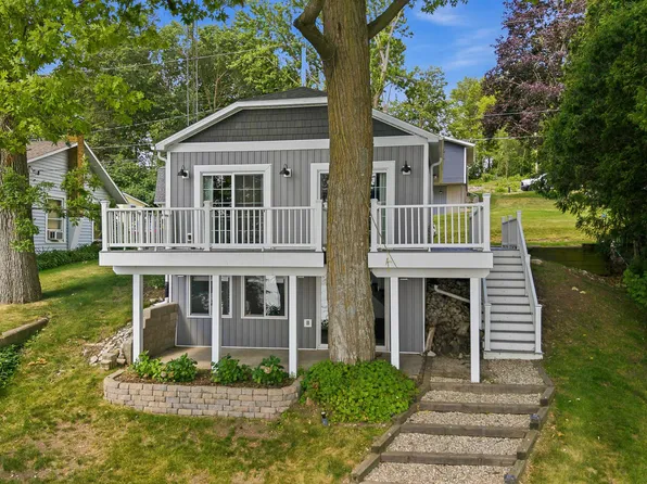 N10524 Howard Ave, Fox Lake, WI 53933