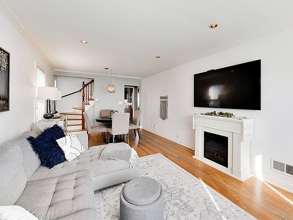 5th image of 1622 N 75th Ave