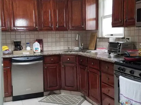 21 Monroe St, Franklin Square, NY 11010