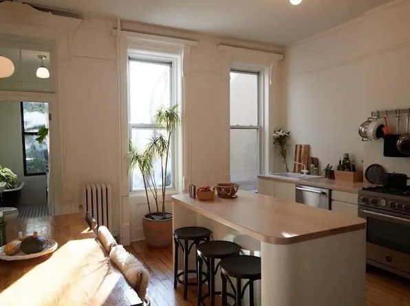 254 Vernon Avenue, Brooklyn, NY 11206