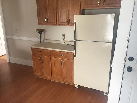 4th image of 227 Sedgwick St #2