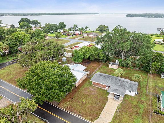 4th image of 129 River Dr E