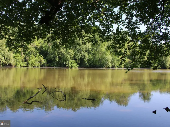 Windy Knoll Dr, Front Royal, VA 22630