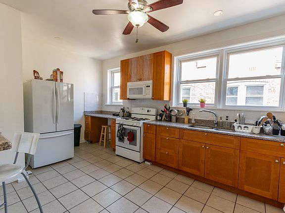 3rd image of 5018 S Woodlawn Ave APT 3N