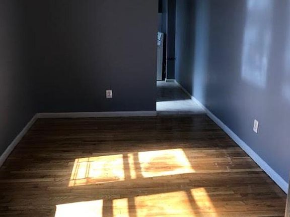 4th image of 94 Ash St #1