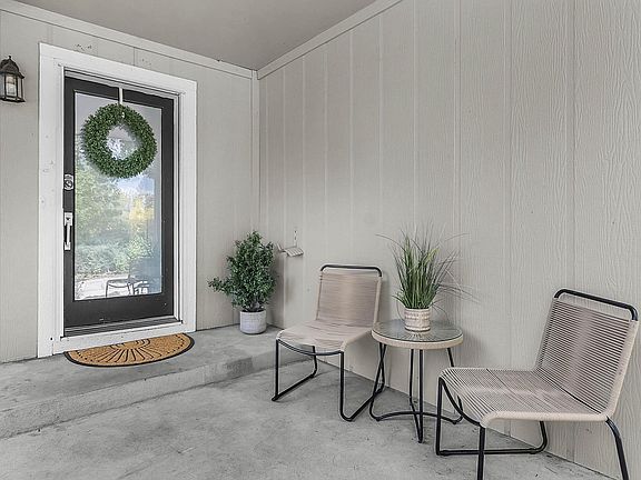 3rd image of 6398 Twin Lakes Rd