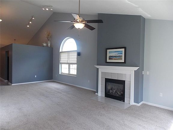 4th image of 3811 Heron Ct #60