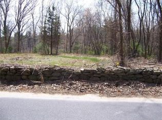 12 Maple St, Douglas, MA 01516