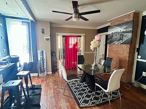 5th image of 2060 Elm Ave